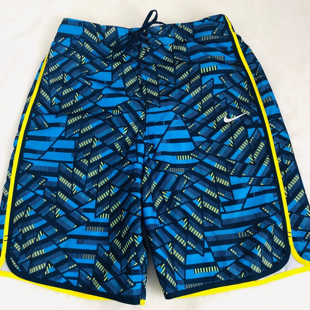 Nike board shorts size M